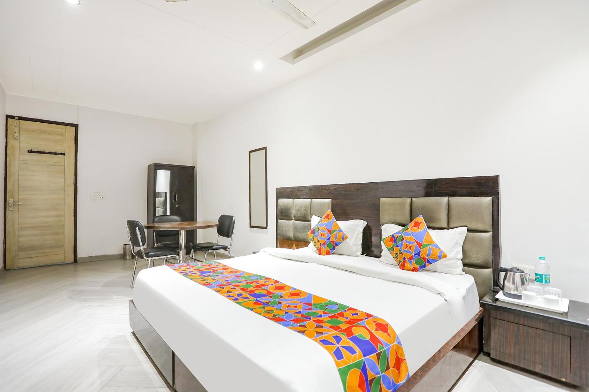 Fabexpress Lotus Palace New Delhi Exterior foto