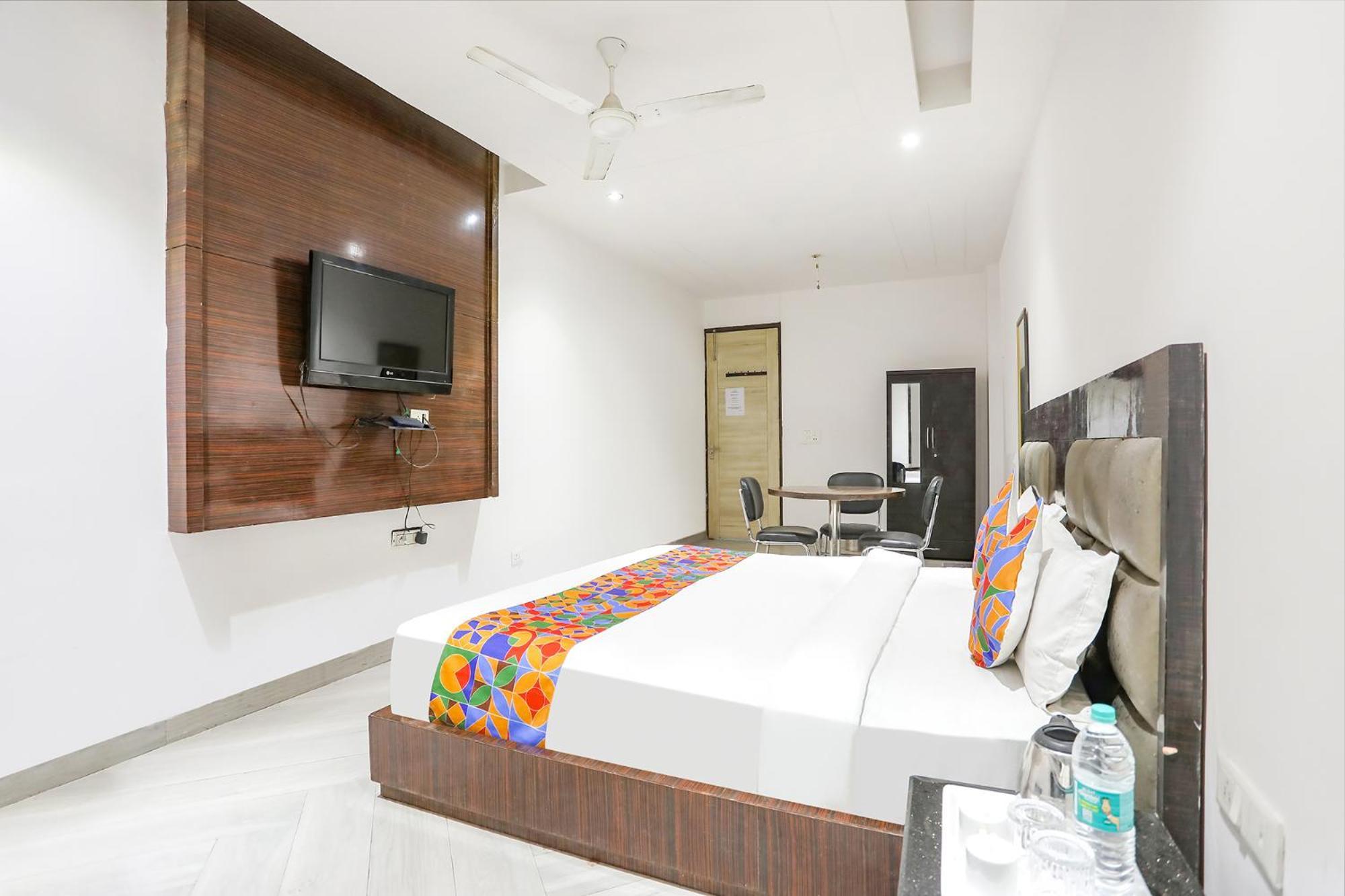 Fabexpress Lotus Palace New Delhi Exterior foto