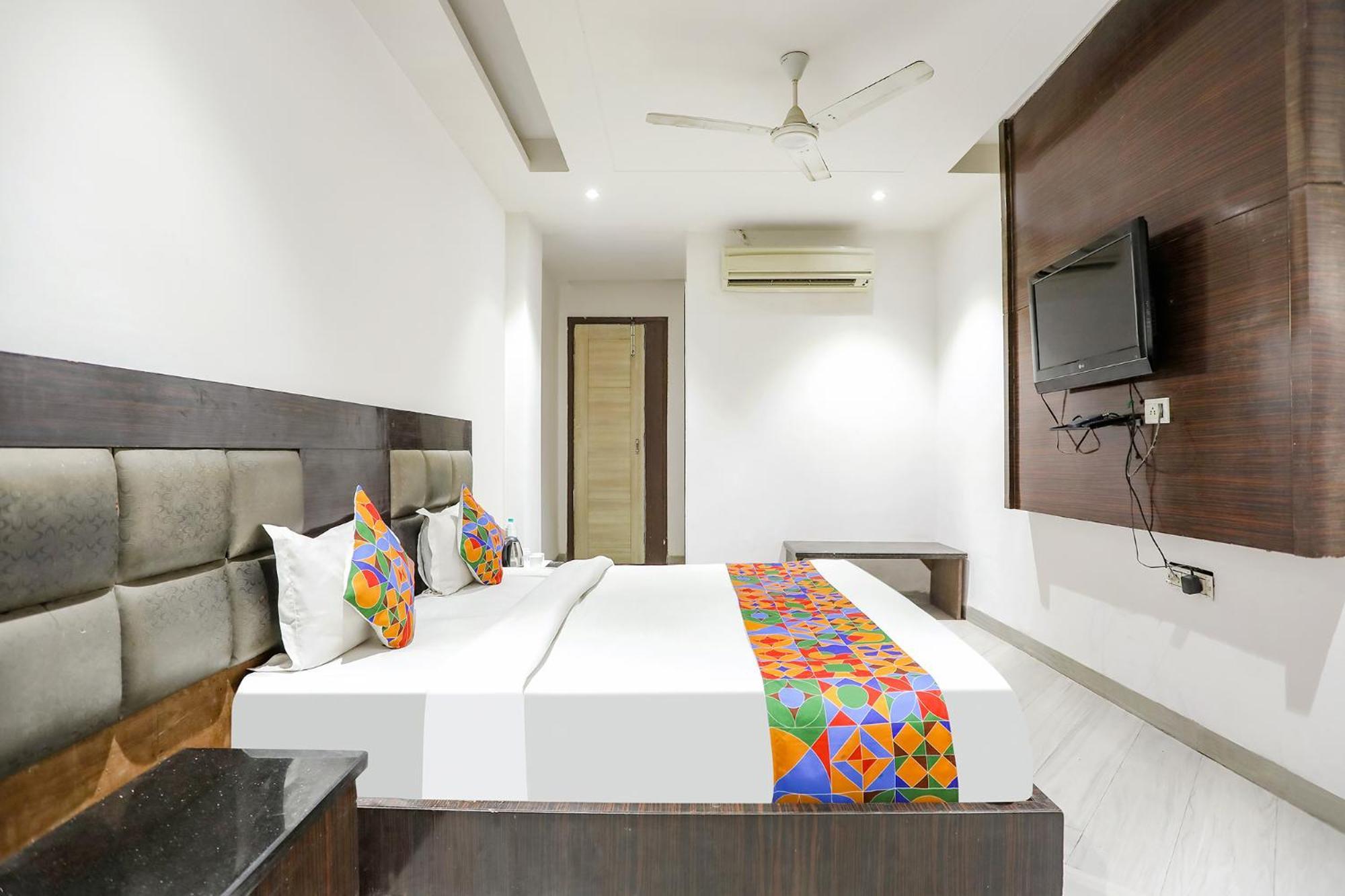 Fabexpress Lotus Palace New Delhi Exterior foto