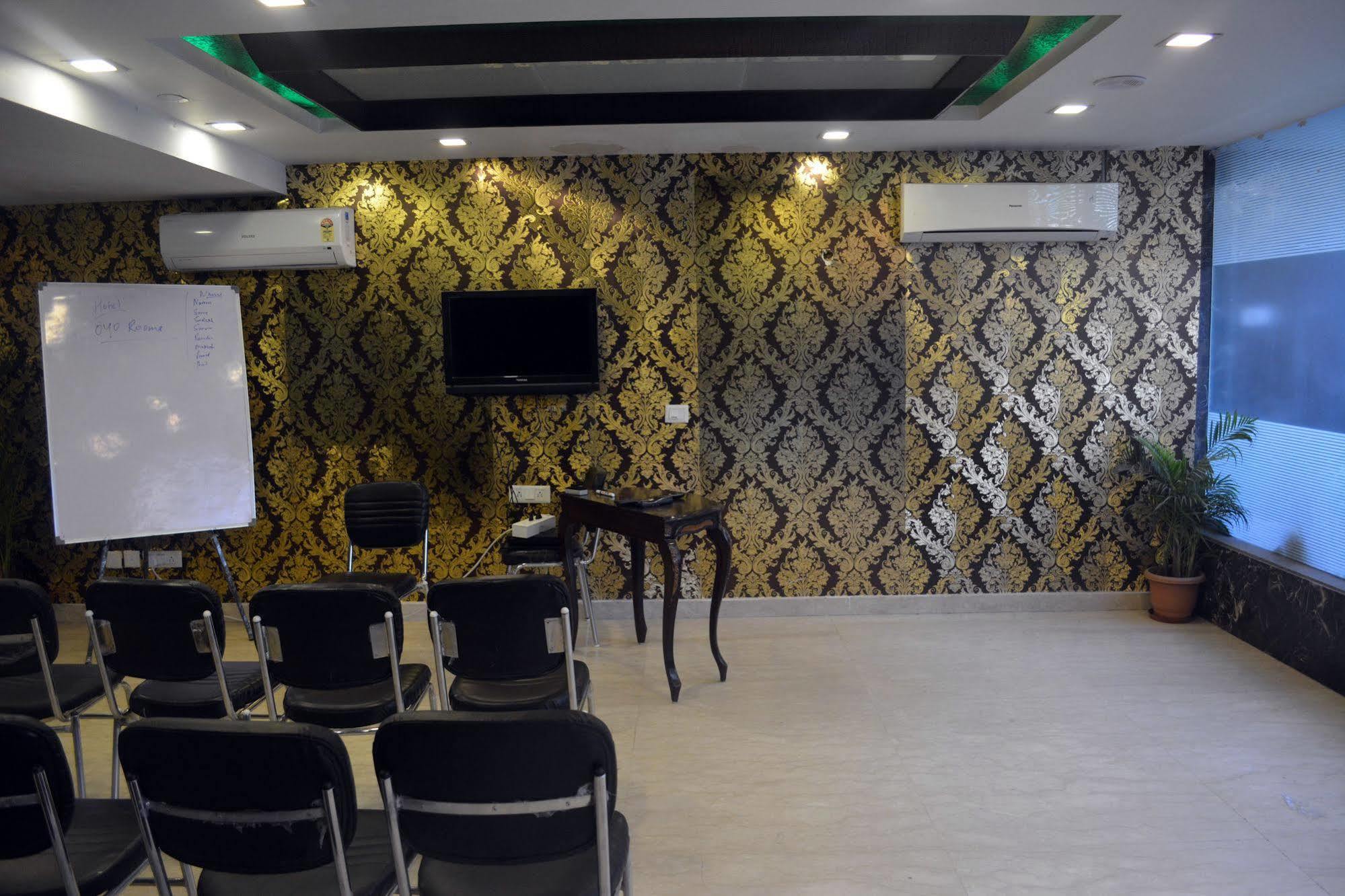 Fabexpress Lotus Palace New Delhi Exterior foto